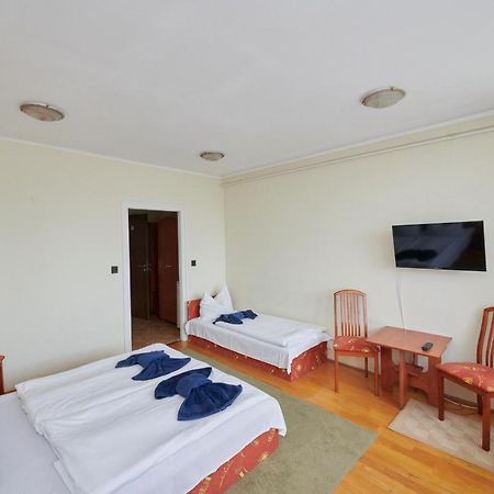 Hotel Lido Retro Balaton Vonyarcvashegy Exterior foto