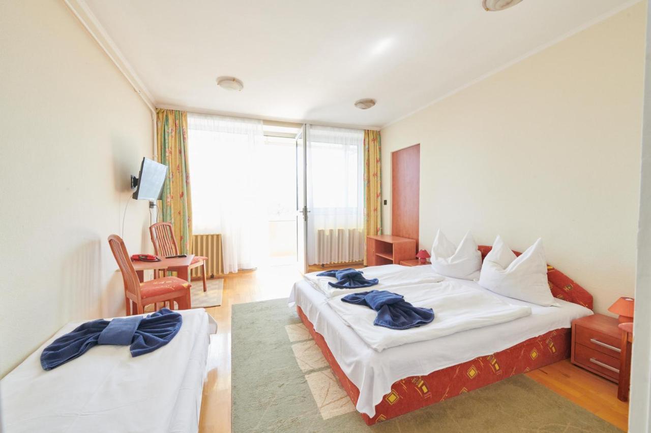 Hotel Lido Retro Balaton Vonyarcvashegy Exterior foto